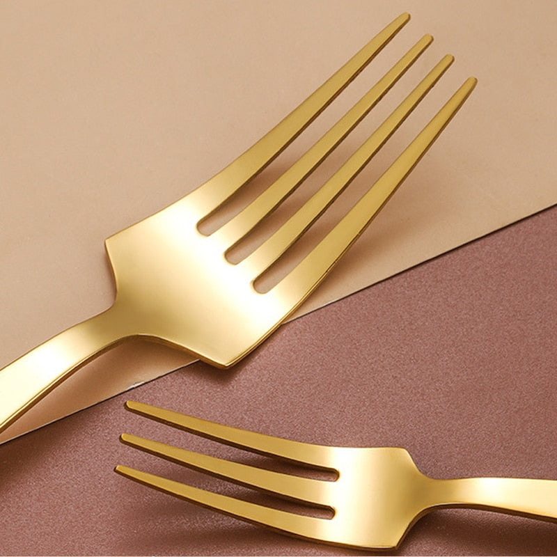 stainless-steel-golden-cutlery-set. jpg